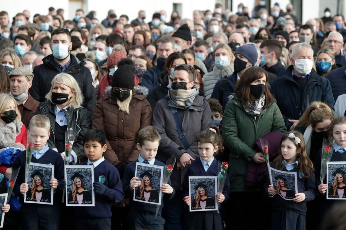 School children who were taught by Ashling Murphy hold pictures of their teacher outside St Brigid's Church, Mountbolus, Ireland, at the end of her funeral on Tuesday, January 18, 2022 Čítajte viac: https://spectator.sme.sk/c/22824354/slovak-charged-with-killing-an-irish-teacher.html